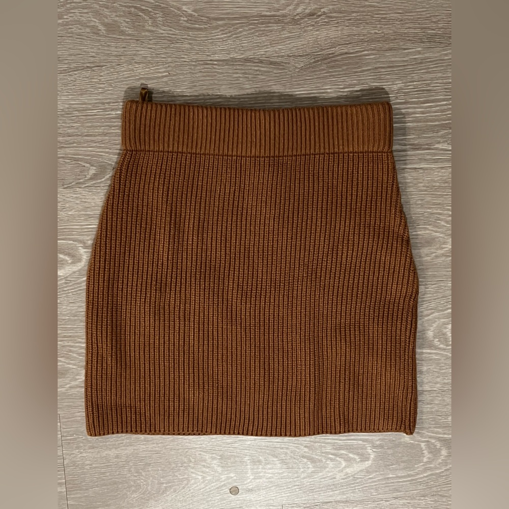 Women’s sweater skirt - never worn with tags on.